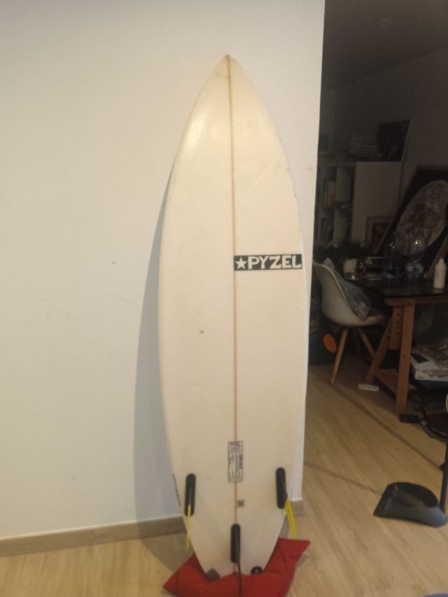 Tabla de surf Pyzel 5'10 28'9L