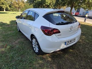 Opel Astra 2012