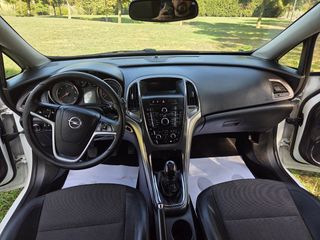 Opel Astra 2012