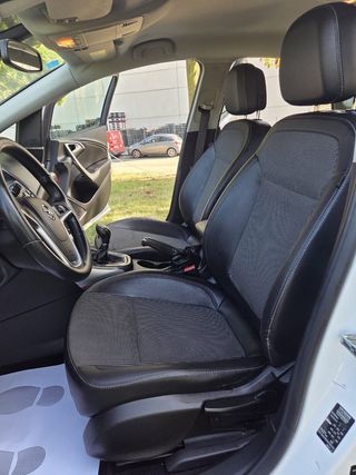 Opel Astra 2012
