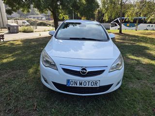 Opel Astra 2012