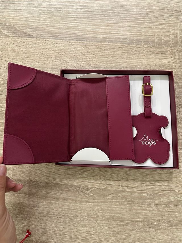 Portadocumentos viaje Tous