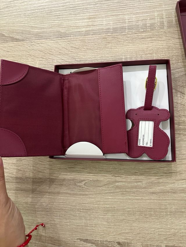 Portadocumentos viaje Tous