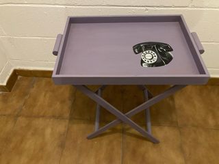Mesa auxiliar plegable de madera pintada a mano
