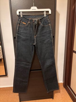 Pantalón vaquero azul Wrangler