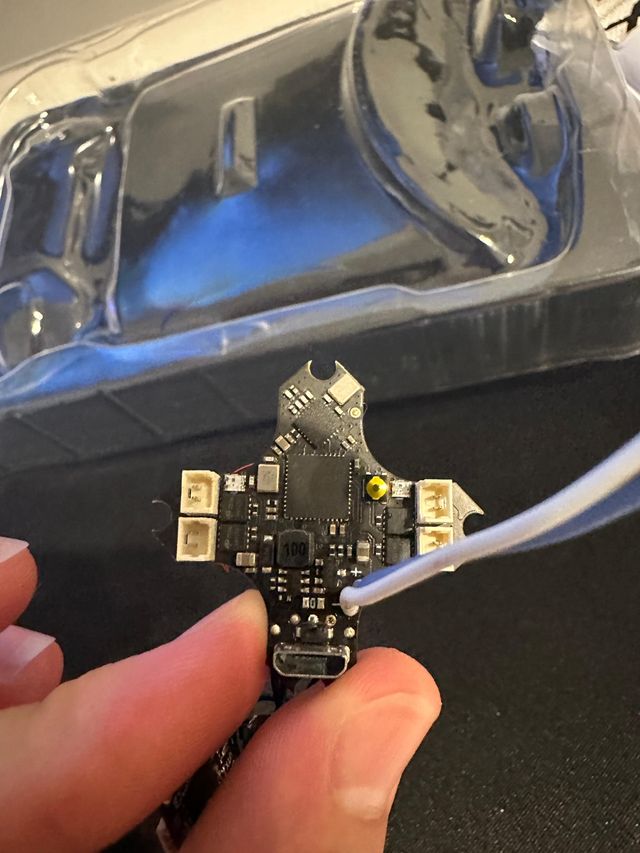 Controladora AIO F4 FR V2.0 BETAFPV FRSKY