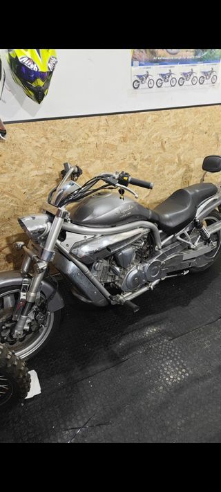 Hyosung Aquila 650