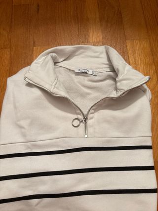 Jersey deportivo rayas blanco y negro