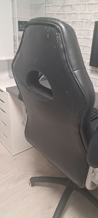 Silla gaming negra y azul