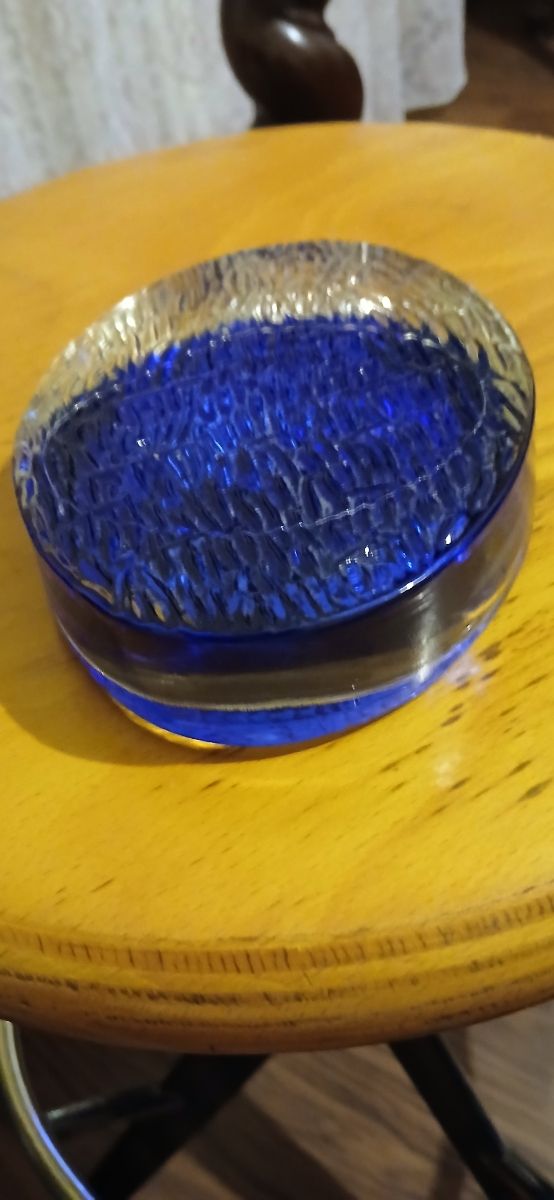 Posacenere in vetro blu