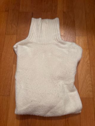 Jersey Bershka crudo cuello alto