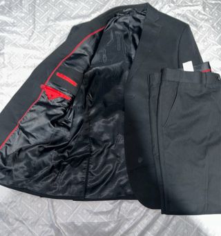 Traje de hombre negro