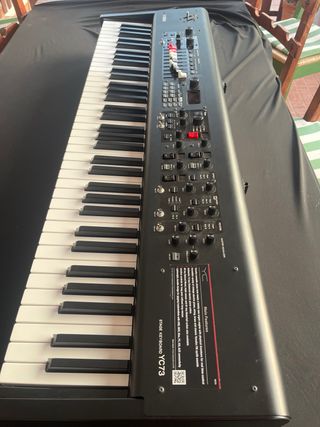 Teclado Yamaha YC73
