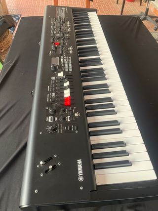 Teclado Yamaha YC73