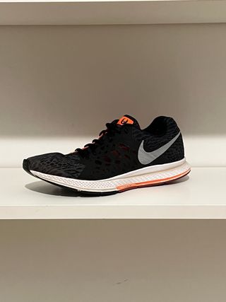 Zapatillas Nike Negras y Naranjas