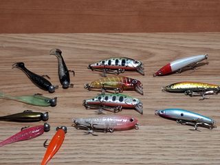 Señuelos de pesca variados