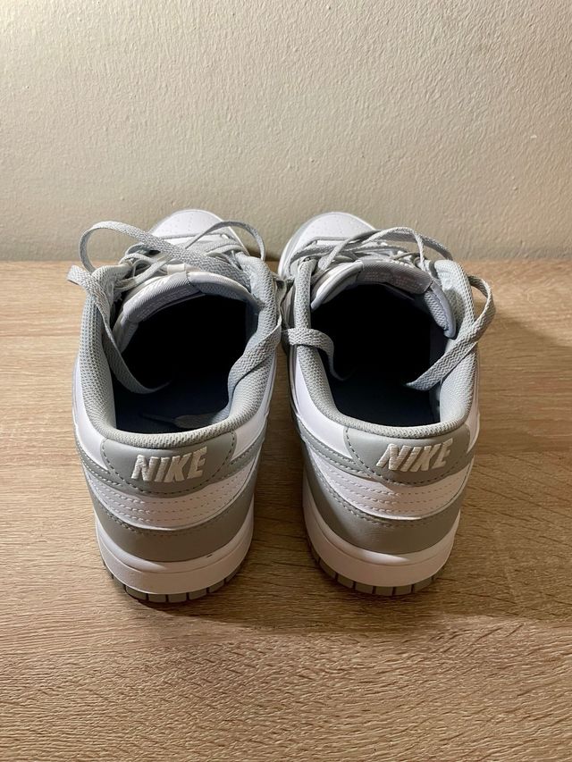 Nike Dunk Low Gris y Blanco