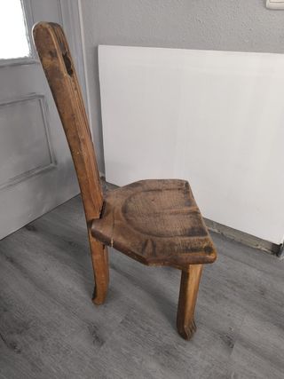 Silla infantil antigua de madera
