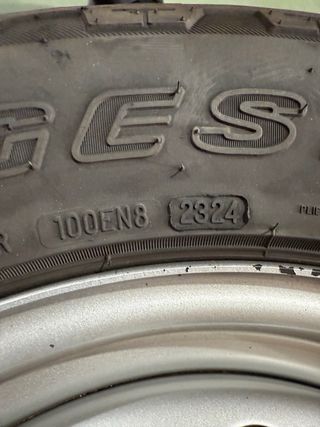 4 Llantas con neumáticos Bridgestone 255/65 R17