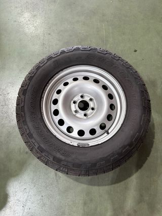 4 Llantas con neumáticos Bridgestone 255/65 R17
