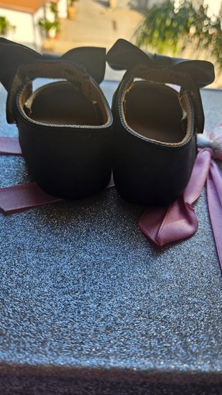 Scarpine neonata nere con fiocco