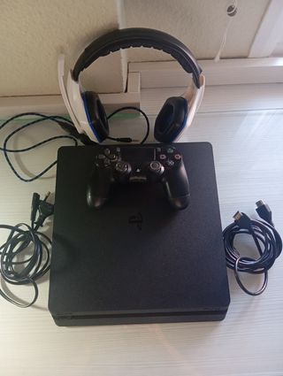 PS4 500 GB + 1 mando + 6 juegos + cascos gaming