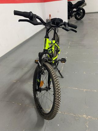 Bici amarilla fluorescente 6-9 años