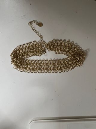 Collar de cadena dorado
