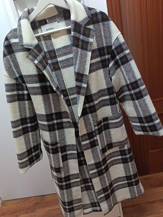 Abrigo cuadros Stradivarius