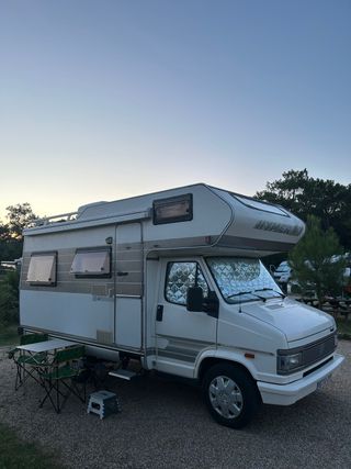 Autocaravana Hymer 
teléfono(657067853)