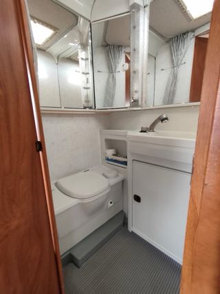 Autocaravana Hymer 
teléfono(657067853)