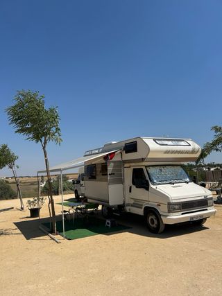 Autocaravana Hymer 
teléfono(657067853)