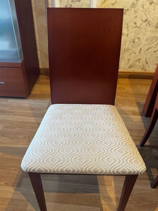 Mesa y 6 Sillas Comedor Cerezo