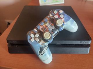 PS4 1TB + Mando Fortnite