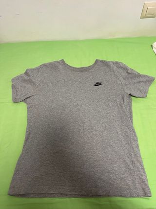 Camiseta Nike Gris