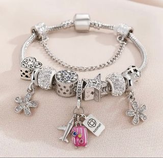Pulsera estilo Pandora con charms