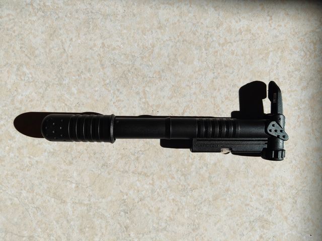 Bomba de bici con manómetro