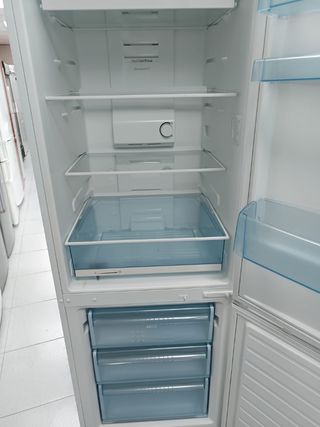 Nevera blanca
185×60
