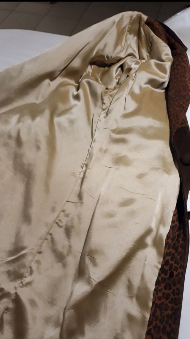 Casaco de senhora.  Padrão tigresa. Tamanh. L