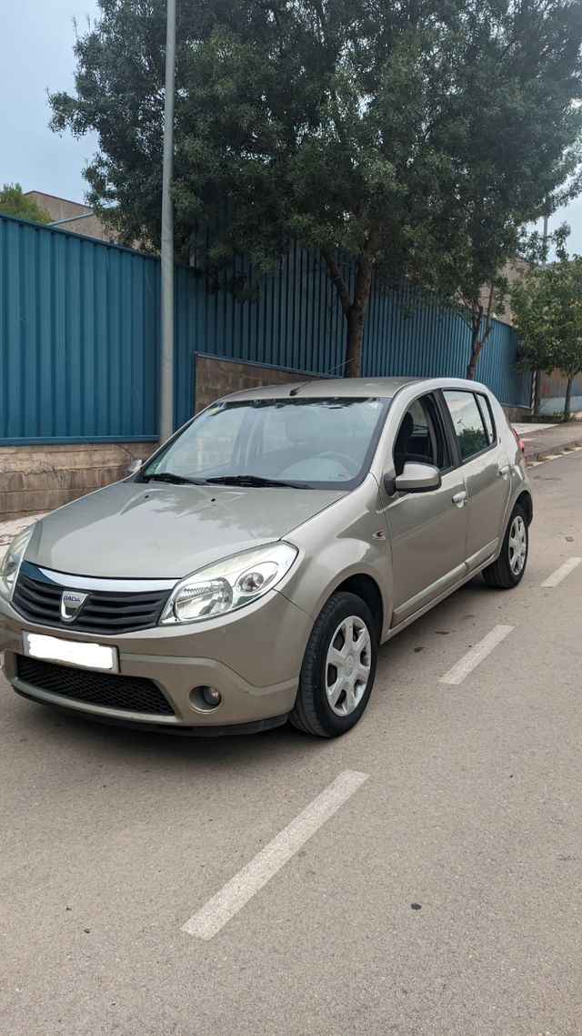 Dacia Sandero 2010