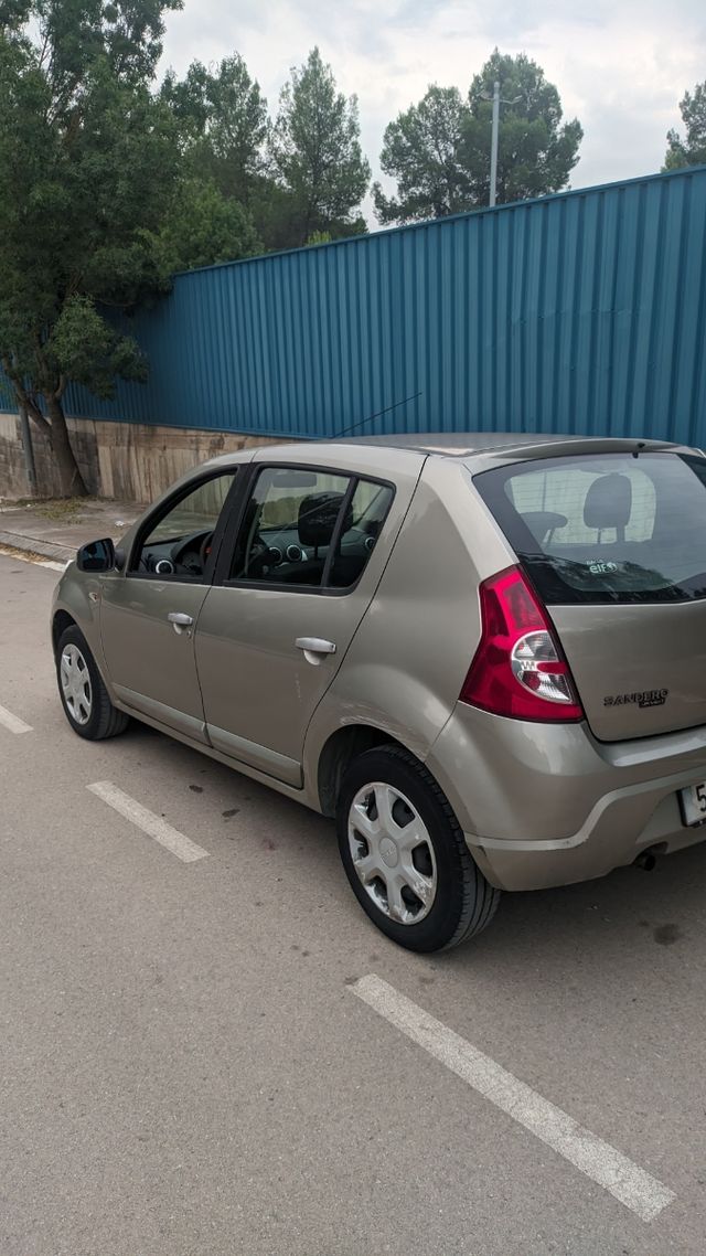 Dacia Sandero 2010