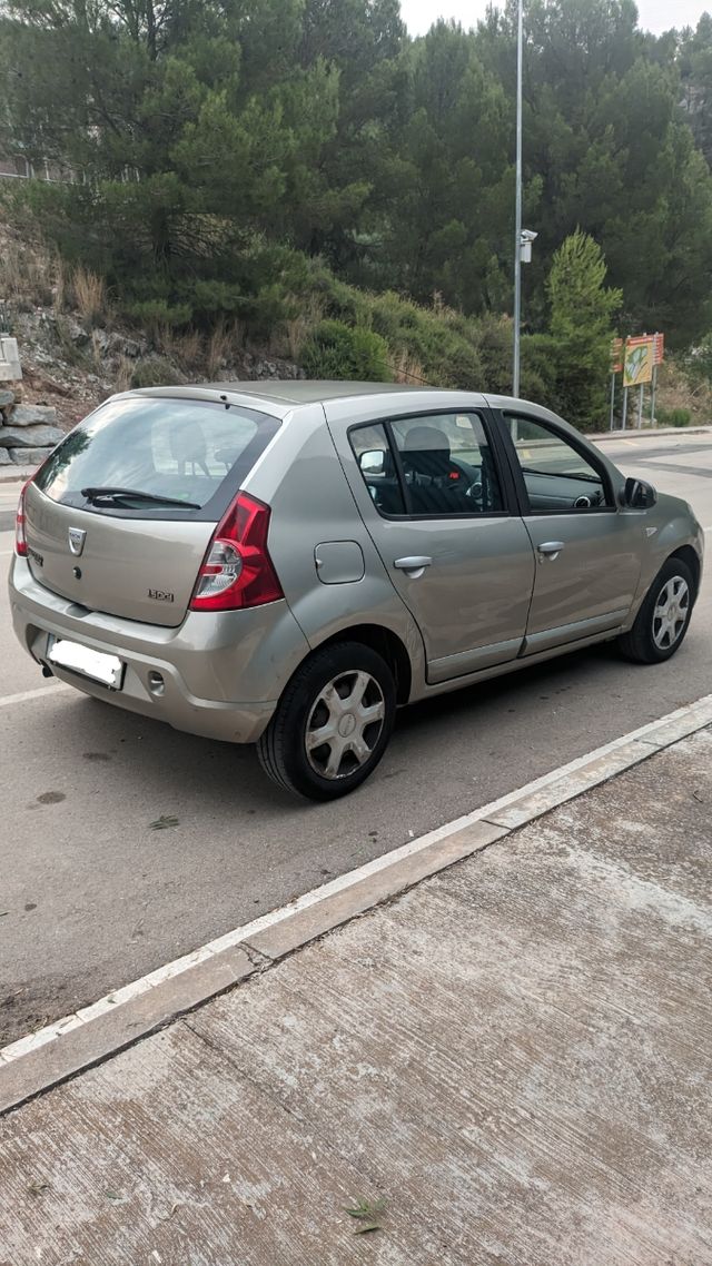 Dacia Sandero 2010