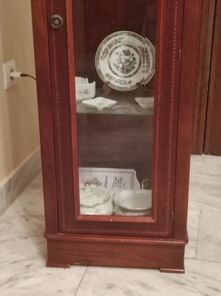 Vitrina clásica de cristal pequeña