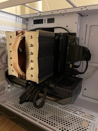 Torre PC (12700k, 32GB, 9070XT)