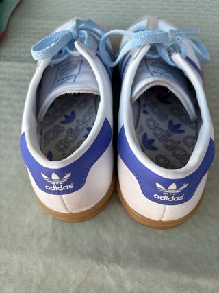 Tenis Adidas Blancos y Azules