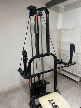 Máquina de Gimnasio BH con Banco.
IMPECABLE ESTADO