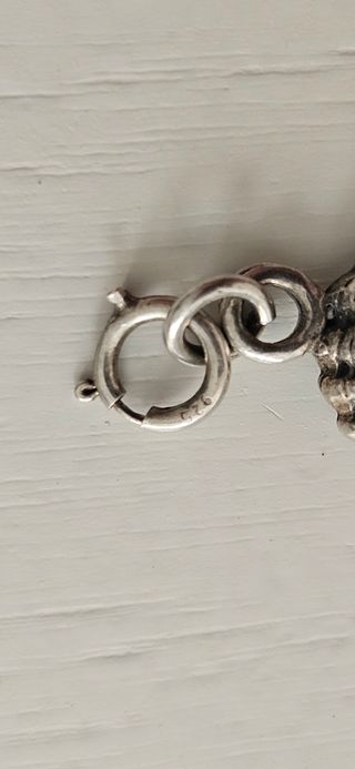 Pulsera de plata con conchas