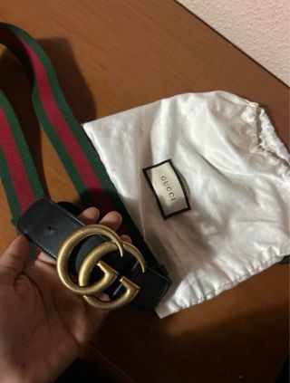 Cinturón Gucci Negro con Rayas Verdes y Rojas