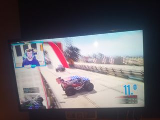 TV Samsung 40 Smart con soporte y luz LED