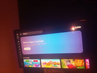 TV Samsung 40 Smart con soporte y luz LED